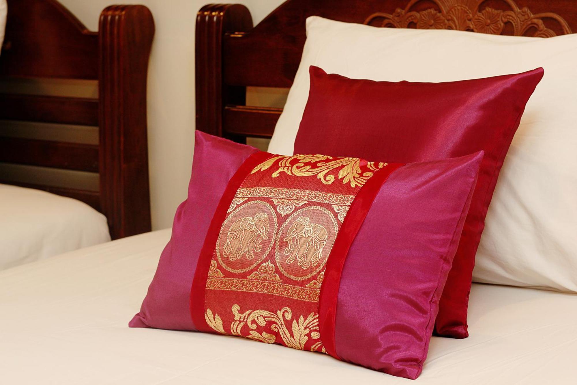 Sky Silk Decoration House Hotel Patong Luaran gambar