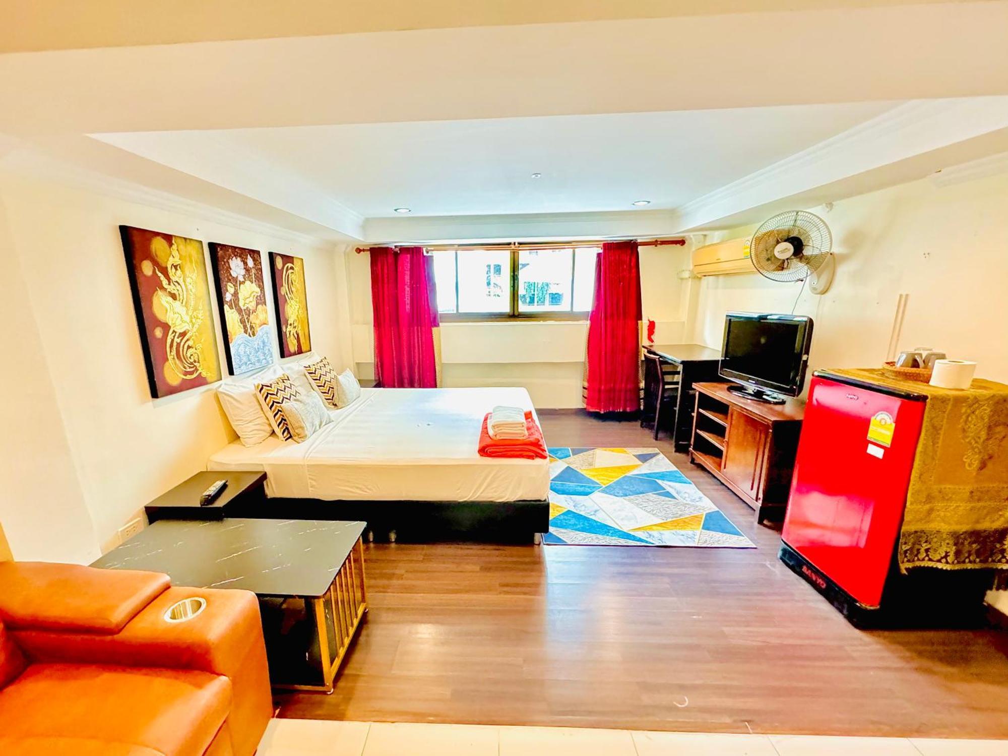 Sky Silk Decoration House Hotel Patong Luaran gambar